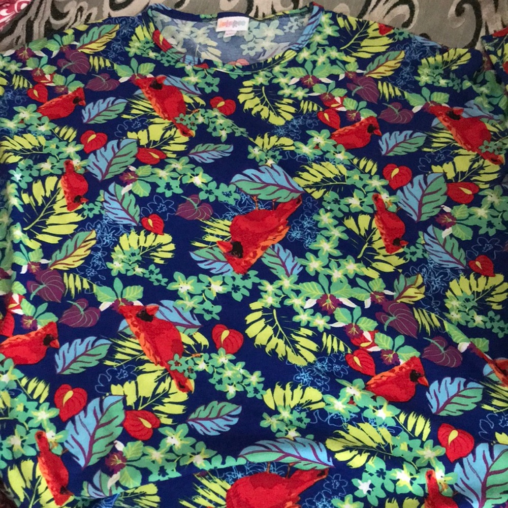 Lula Roe shirt